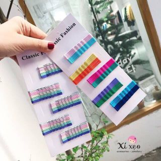 2 chiếc kẹp tăm màu sắc