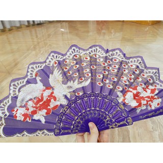 Quạt xếp vải lụa phối ren phong cách Trung Hoa
