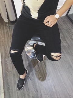 Quần bò rách gối nam