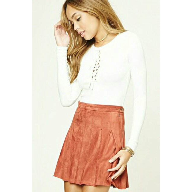 Áo croptop đan dây ngực thun gân F21