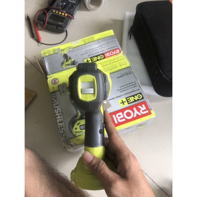 Chuyên vít ryobi p238 mới 100%