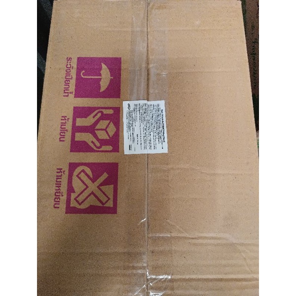 1 thùng  xịt ủi Essence 500ml nhập khẩu Thái Lan