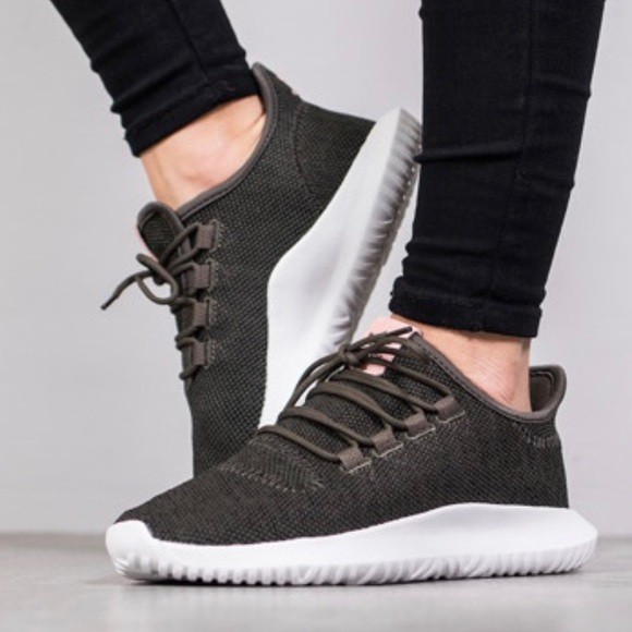 adidas tubular shadow xanh rêu