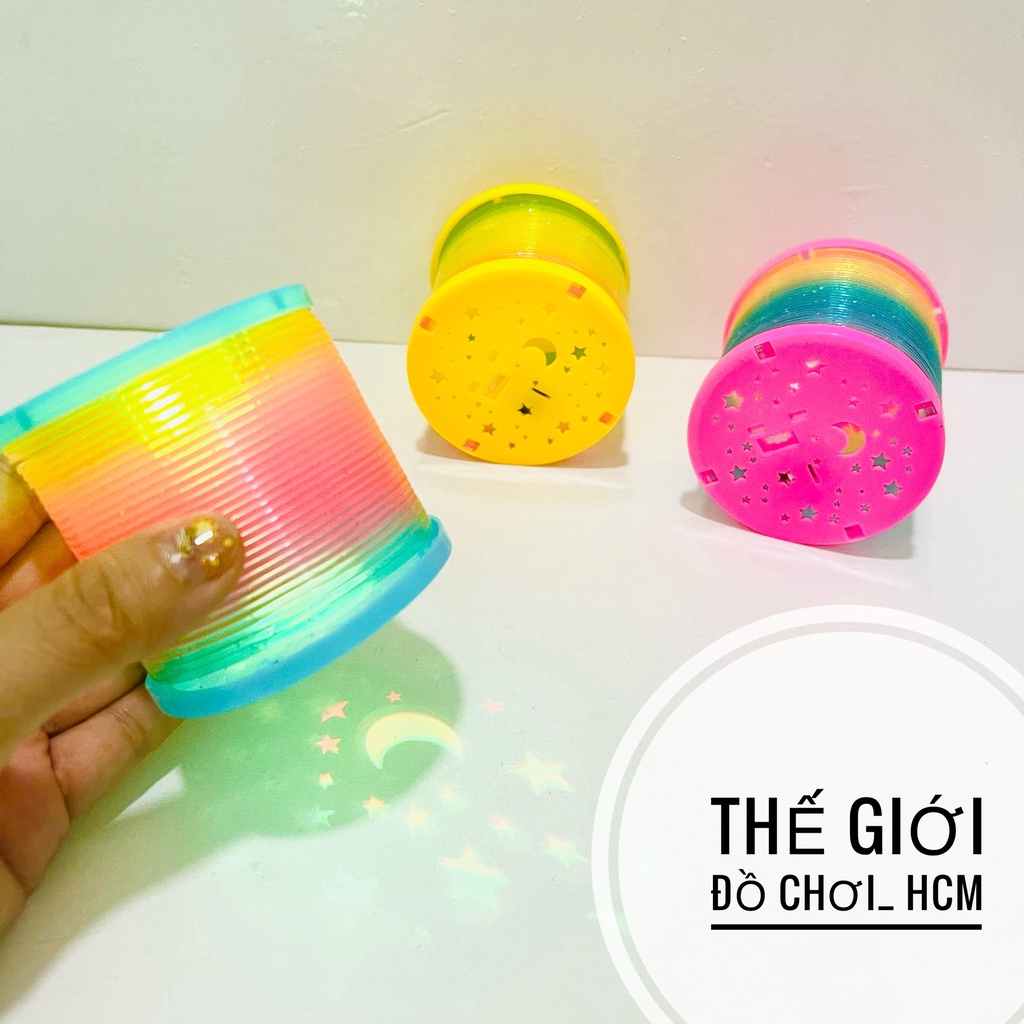 [HOT- HOTTREND] Đồ chơi Lò Xo Cầu Vòng/ Rainbow Chiếu Sáng Ngôi Sao rất dễ thương dành cho bé yêu.
