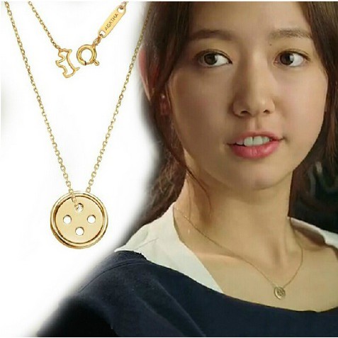 Dây chuyền titan hình nút áo màu vàng 18k