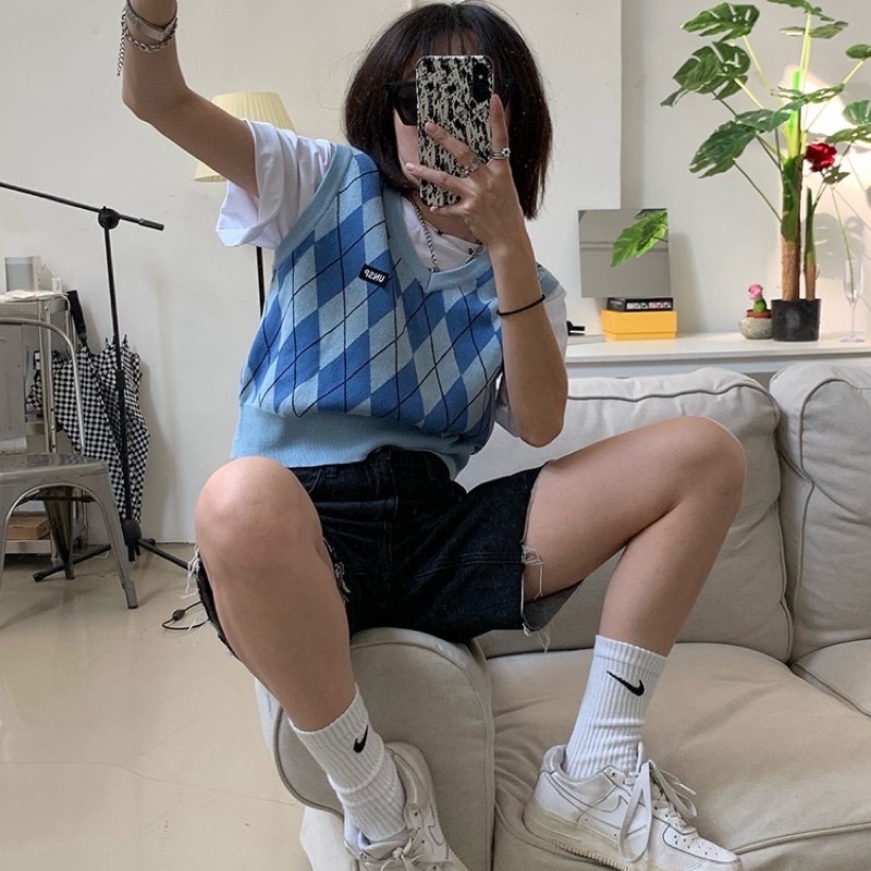 Áo gile croptop dệt kim thoáng khí hoạ tiết kẻ xanh quả trám thời trang