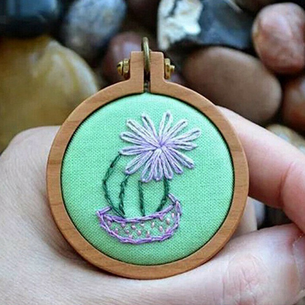 Set 10 Vòng Kiềng Hình Tròn Phụ Kiện Thêu Bằng Gỗ Tiện Dụng