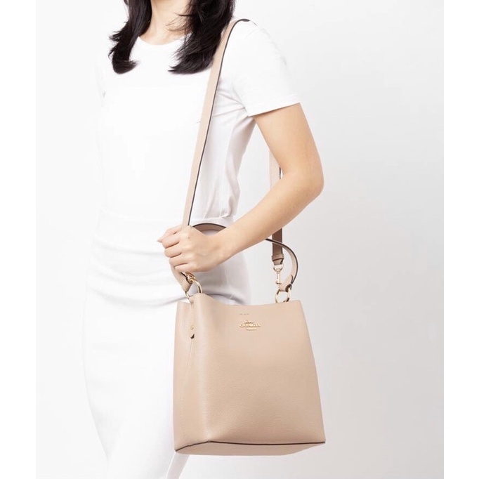 Túi xách công sở Coach Town Bucket Bag size lớn