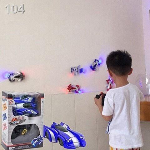 Xe leo tường Xe điều khiển từ xa Xe điện leo núi Đồ chơi trẻ em Cậu bé Douyin Cùng phong cách