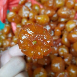 Combo xí muội chua ngọt, mứt quất, socola mix