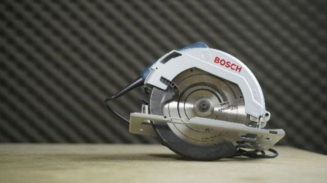Máy cưa gỗ 1t8 Bosch GKS7000