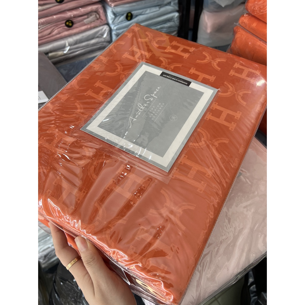 Bộ Chăn Ga lụa Vân Chìm Thượng Lưu, Sét 4 món chất siêu đẹp mát mềm - ảnh shop chụp