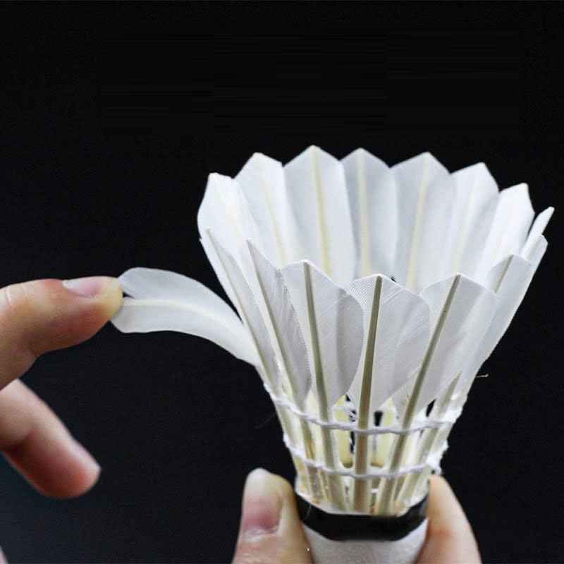 Hộp 6/12 quả cầu lông LOCO FISH bằng lông ngỗng lông vịt trang bị trong nhà thi đấu chuyên nghiệp
