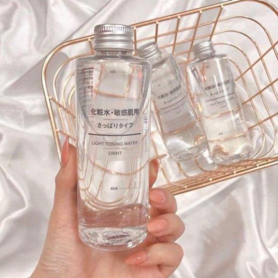 Nước Hoa Hồng Muji Light Toning Water Light se khít lỗ chân lông 200ml Nhật Bản