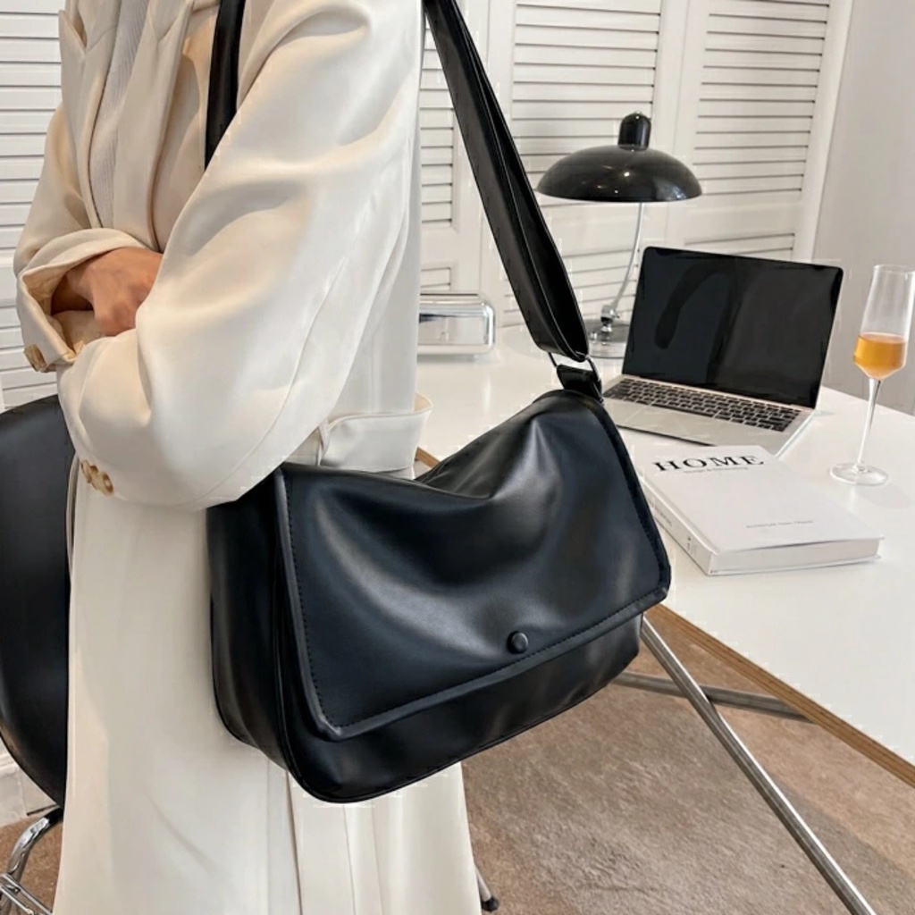 Túi đeo chéo Unisex kiểu dáng bì thư basic da mềm mịn đựng vừa laptop