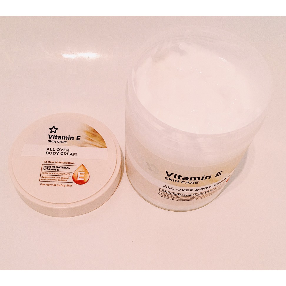Dưỡng ẩm body sáng mịn da Vitamin E Superdrug size to 475ml | BigBuy360 - bigbuy360.vn