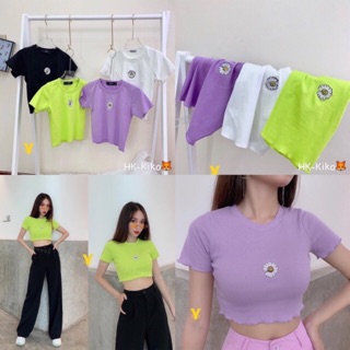 Áo croptop kiểu thêu cúc cuốn biên
