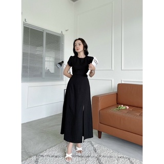 Có bigsize đầm midi xẻ tà nút sau ạ