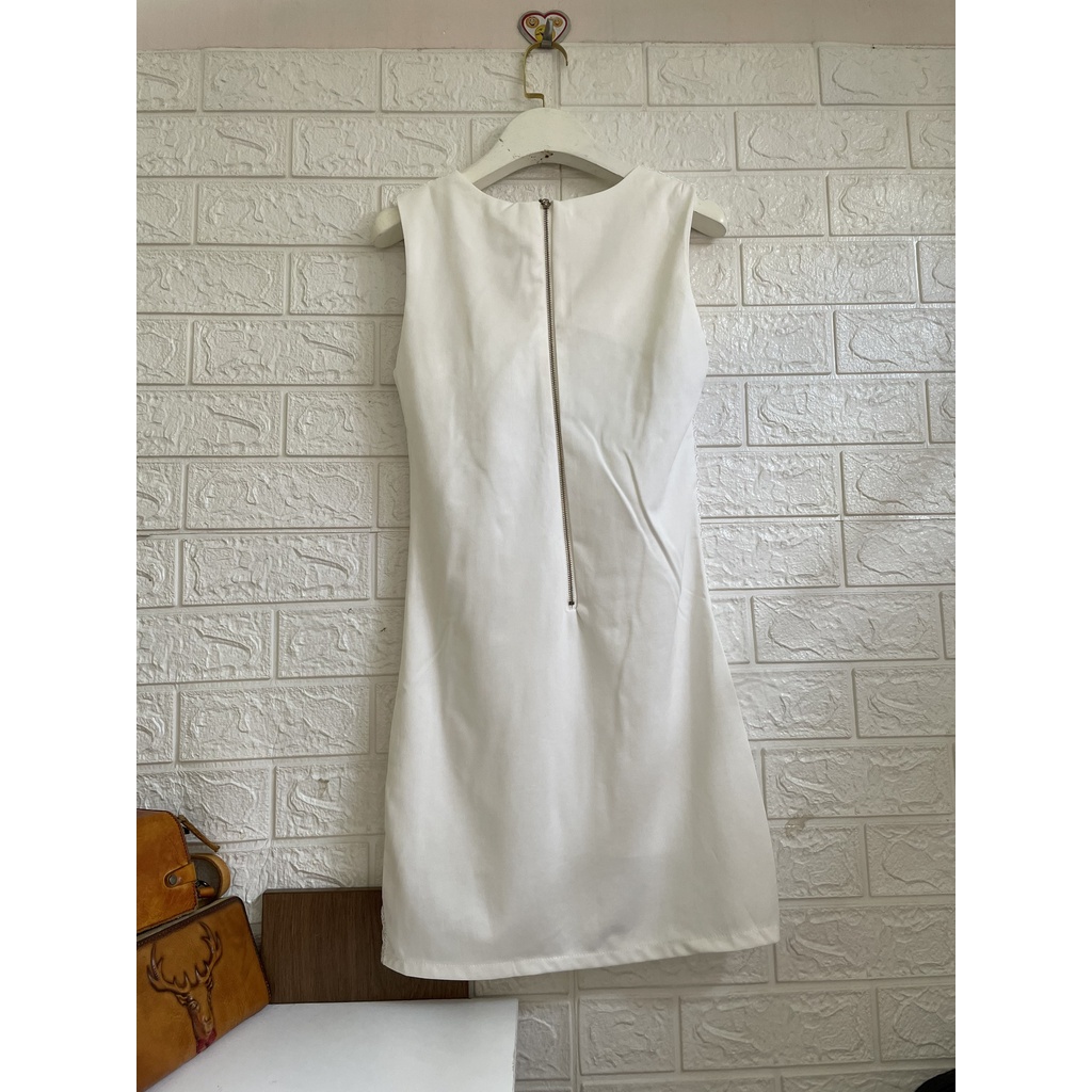 Đầm ren suông ôm