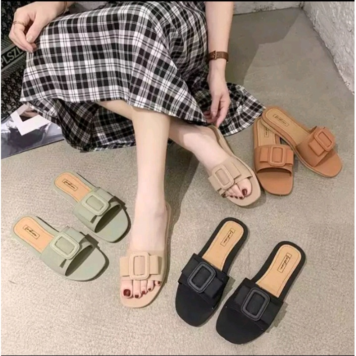 12.12 Đôi Dép Sandal Đế Phẳng Thường Ngày Dành Cho Bạn Nữ Sử Dụng Hàng Ngày (Có Sẵn Hàng)