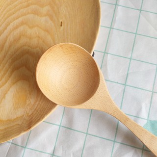 Muôi canh tròn nhỡ gỗ Beech (23cm)