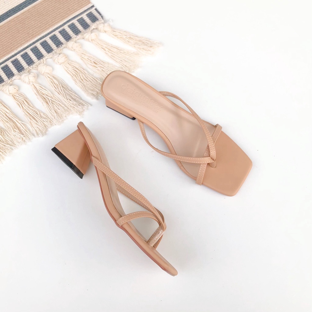 Guốc Xỏ Ngón Detaunisex Gót Vuông Quai Ba Dây Nhỏ Phong Cách Hàn Quốc Mã G501