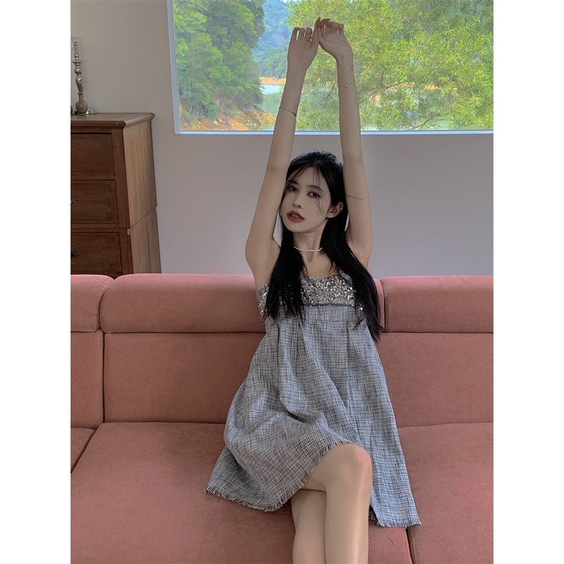 Váy 2 dây viền kim tuyến siêu sang choảnh