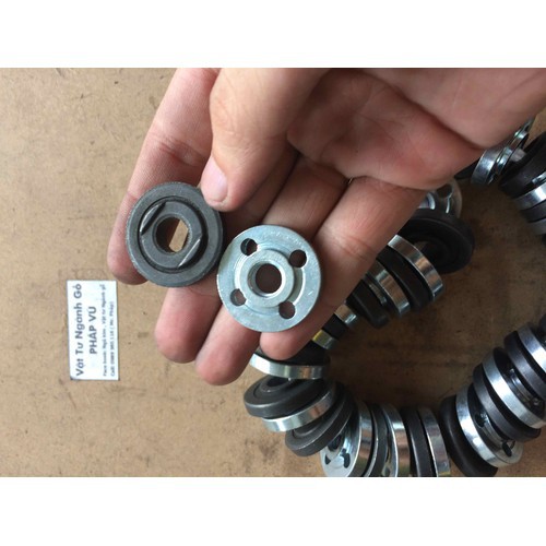 2 bộ ốc lắp ở đầu máy mài, máy chà - ngành gỗ