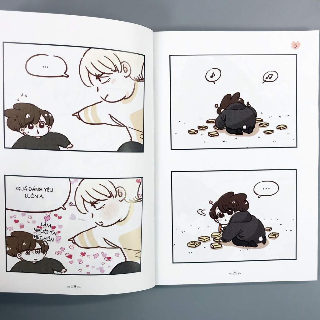 Sách - BTS Comic 2 (Kèm Bookmark, Sticker, postcard) | BigBuy360 - bigbuy360.vn