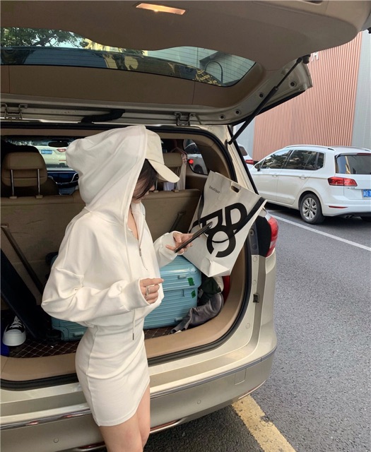 Váy liền áo có mũ