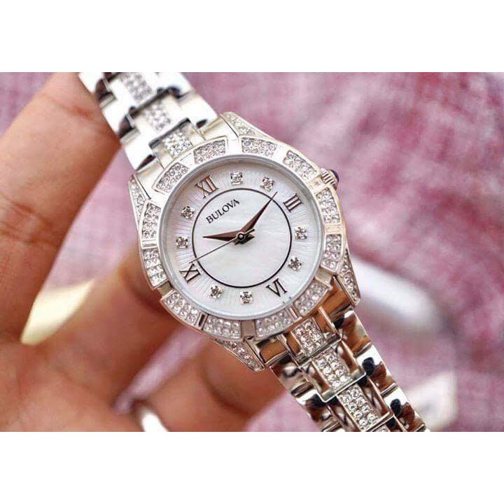 Đồng hồ nữ Bulova .