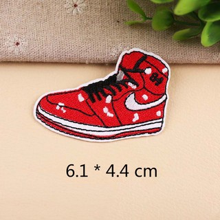 Sticker Ủi Thêu Hình Đôi Giày Thể Thao
