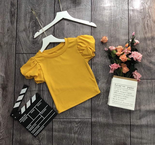 Áo croptop tay phồng