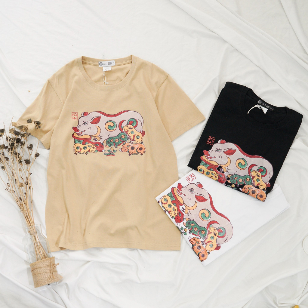 NOBITA HOME - ÁO THUN TAY NGẮN TRANH ĐÔNG HỒ LỢN ĐÀN