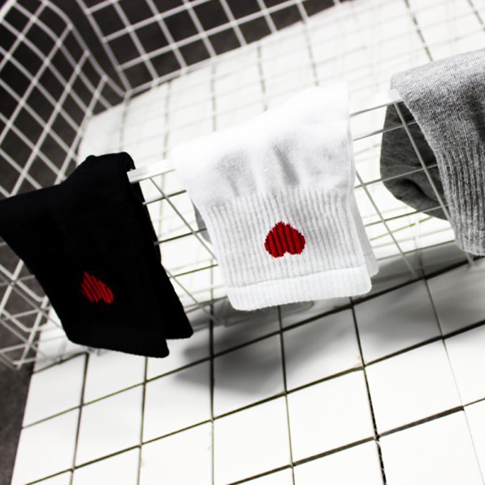 Vớ cotton cao cổ in họa tiết trái tim xinh xắn dành cho nữ