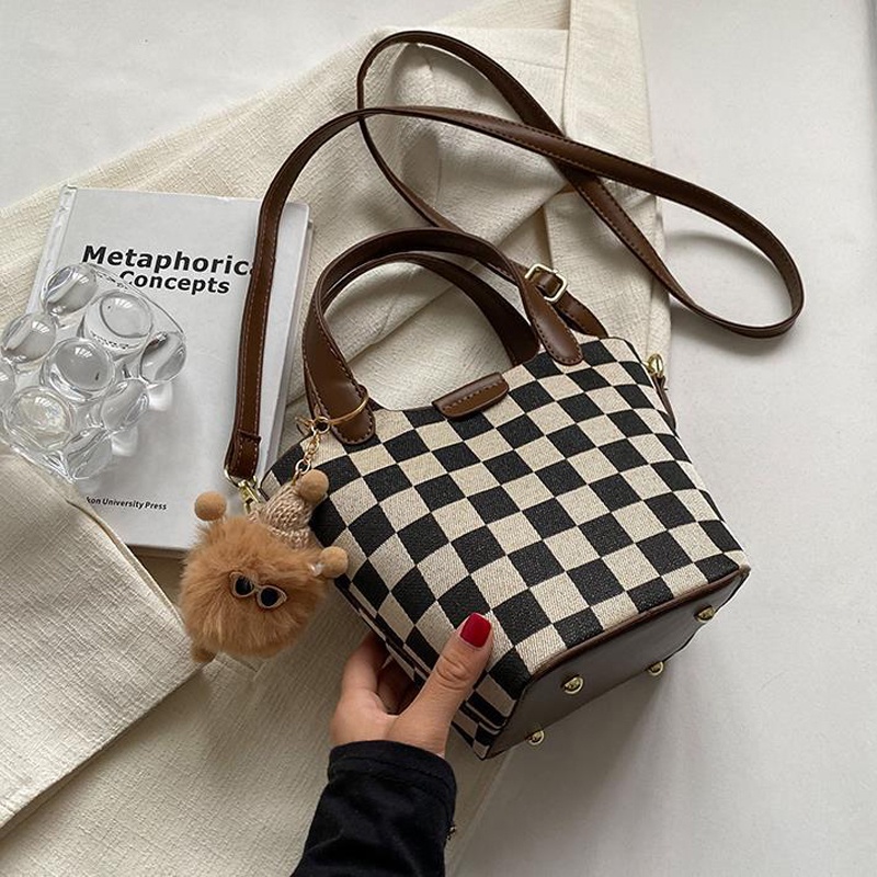 Túi đeo chéo IELGY kiểu dáng xô dễ phối đồ trẻ trung thời trang dành cho nữ