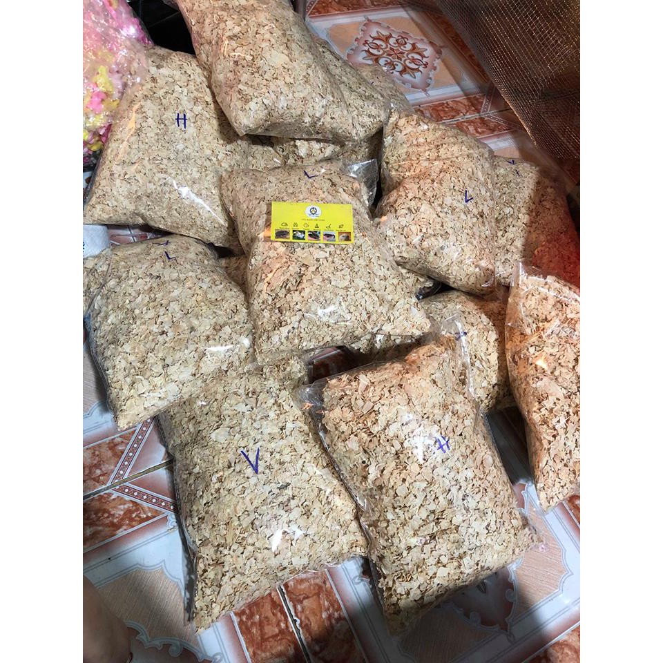 Mùn cưa thơm lót chuồng hương hoa gói 500gram.