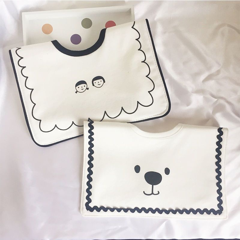 yếm vuông hoạ tiết dễ thương cho bé