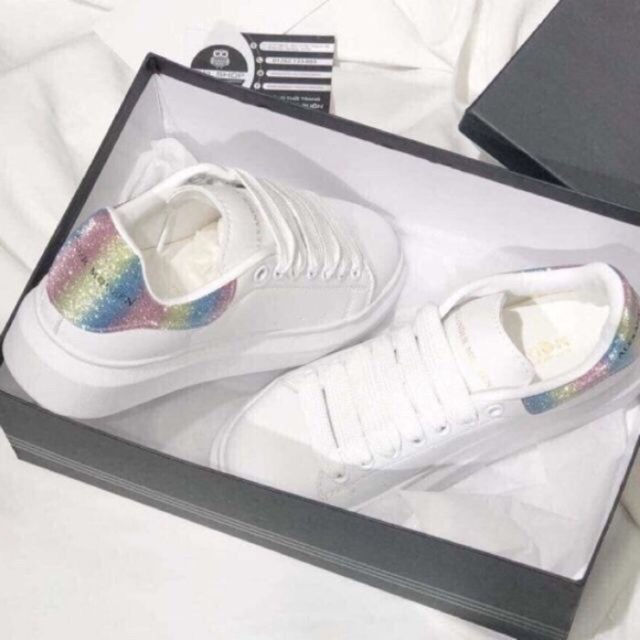 Giay the thao nữ mang cuc êm chân.