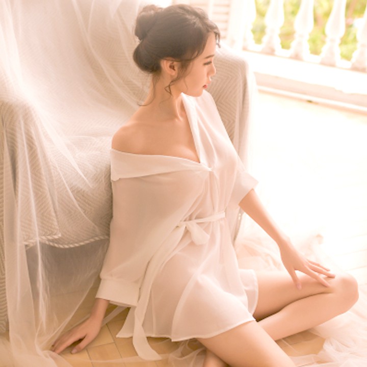 Áo ngủ sơ mi sexy xuyên thấu với màu trắng tinh khôi cuốn hút | BigBuy360 - bigbuy360.vn