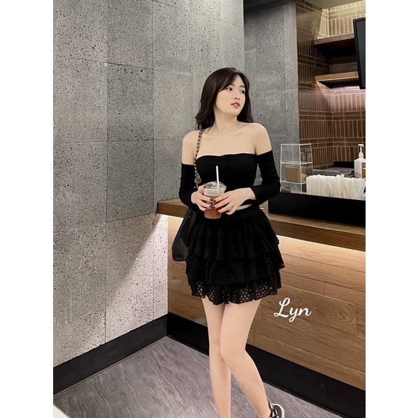 Set áo cotton trễ vai chân váy ren
