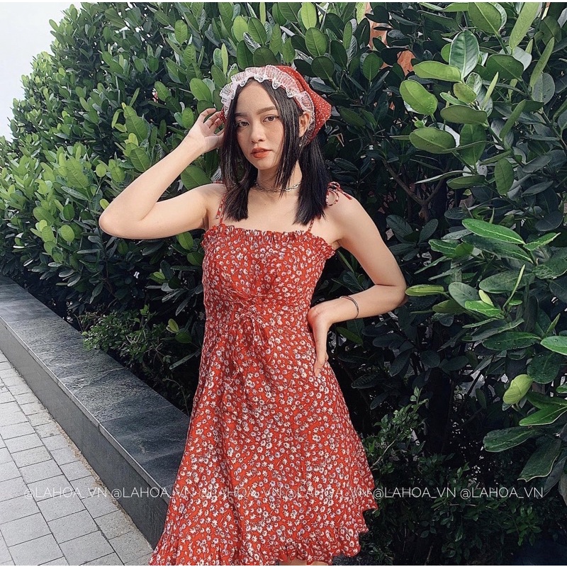 Đầm ngắn nữ Mini Dress 2 dây viền bèo nơ ngực họa tiết hoa nhí – Là Hoa