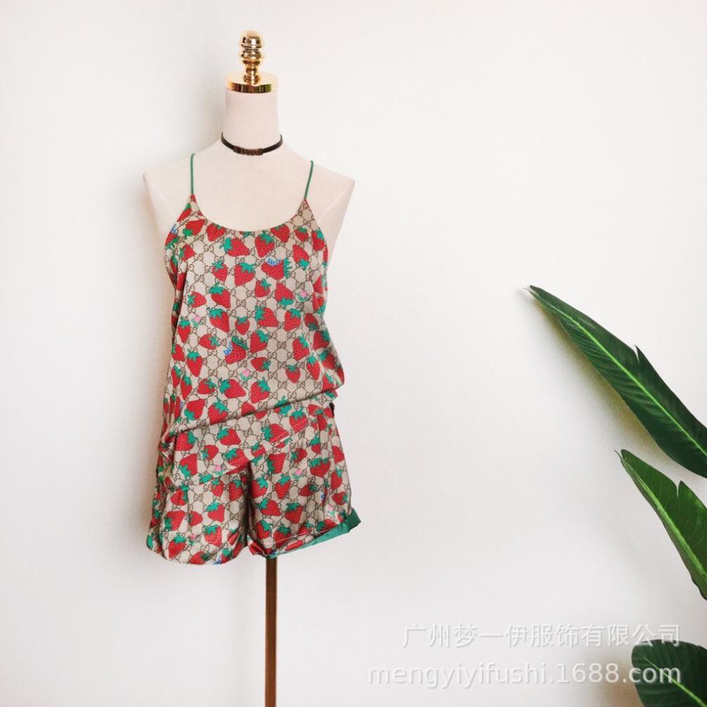 Bộ ngủ lụa yếm dâu hàng cao cấp