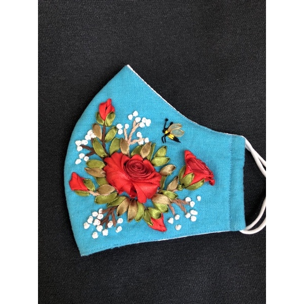 Khẩu trang thêu handmade