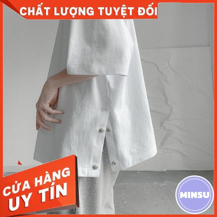 Áo thun Trơn Form Rộng Xẻ Vạt - Áo Phông Đính Khuy Phong Cách Hàn Quốc UNISEX