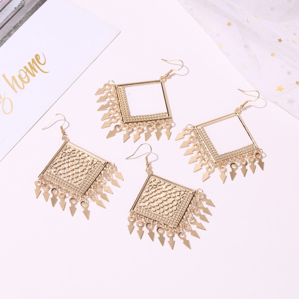 Đôi Bông Tai Họa Tiết Hình Học Kiểu Dáng Cá Tính Cho Nữ