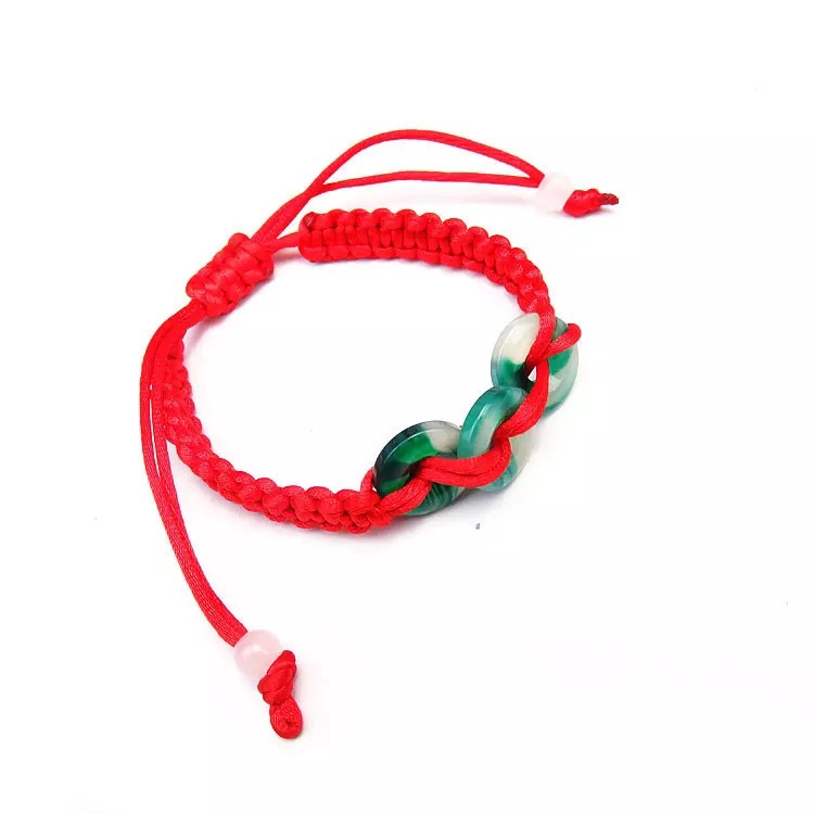 Đặc điểm Trung Quốc, vòng tay mặt dây chuyền ngọc bích