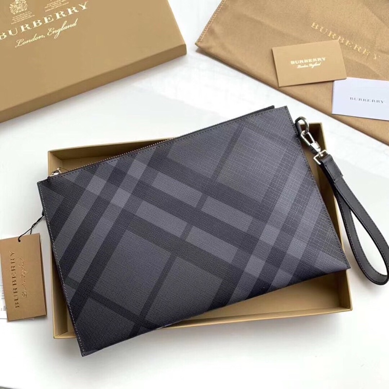 Clutch cầm tay cho nam thương hiệu Burberry da thật cao cấp hoạ tiết hình kị sĩ cưỡi ngựa
