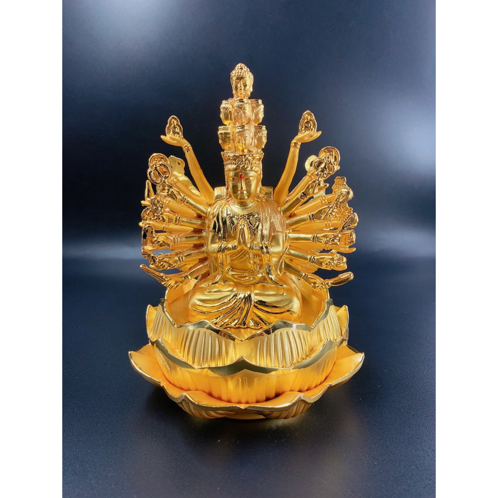 (ẢNH THẬT) Tượng đặt xe ô tô - Tượng Phật Bà Chuẩn Đề mang lại may mắn, bình an trên mọi hành trình.