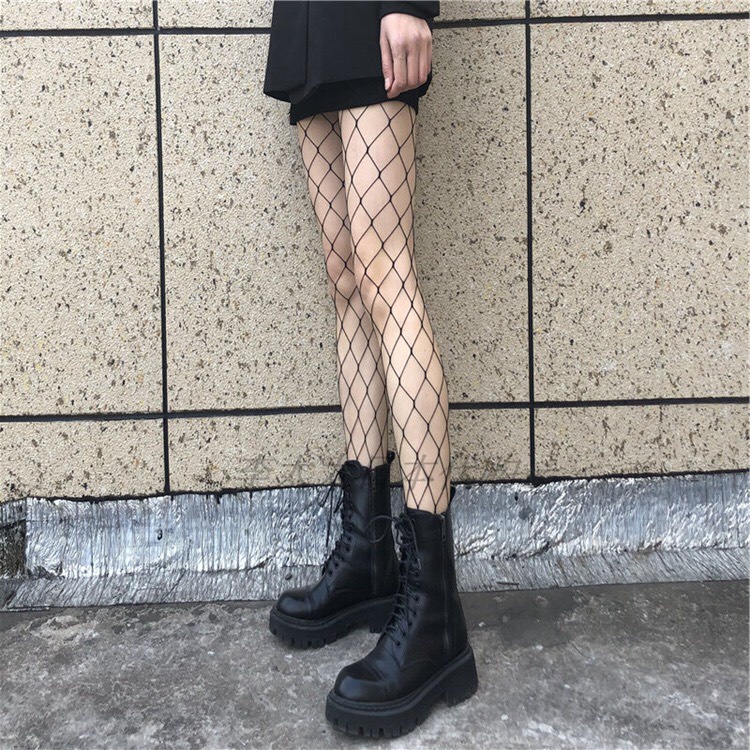 Quần tất lưới, đính đá